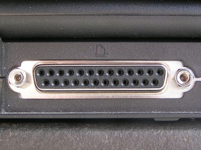Plik:Parallel computer printer port.jpg